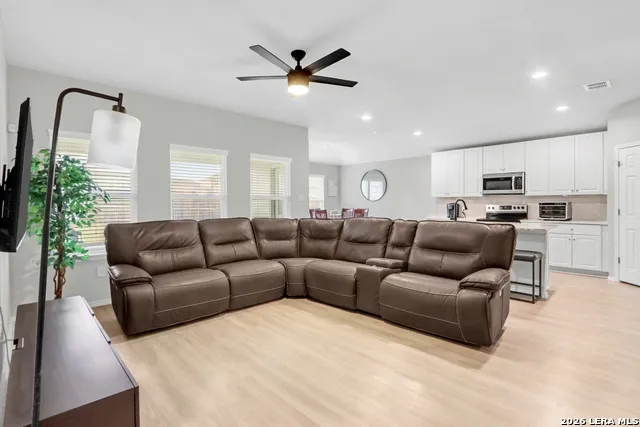 3200 Broad View Seguin, TX 78155